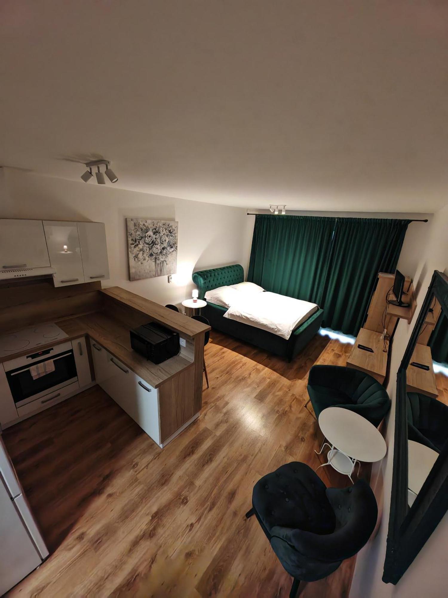Appartamento Entrez Radnica Košice Esterno foto